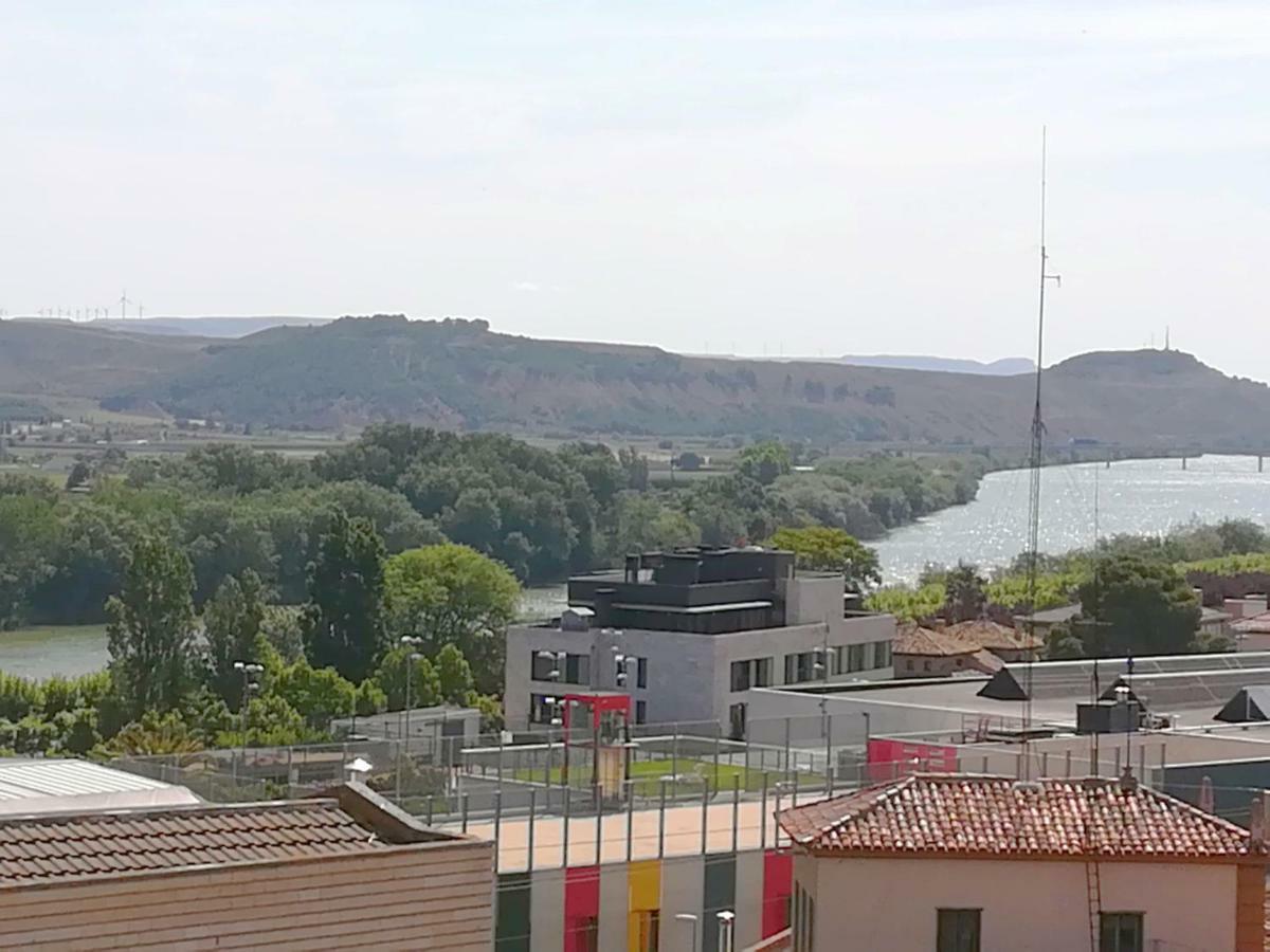 Atico Con Piscina Bellavista Lägenhet Tudela Exteriör bild